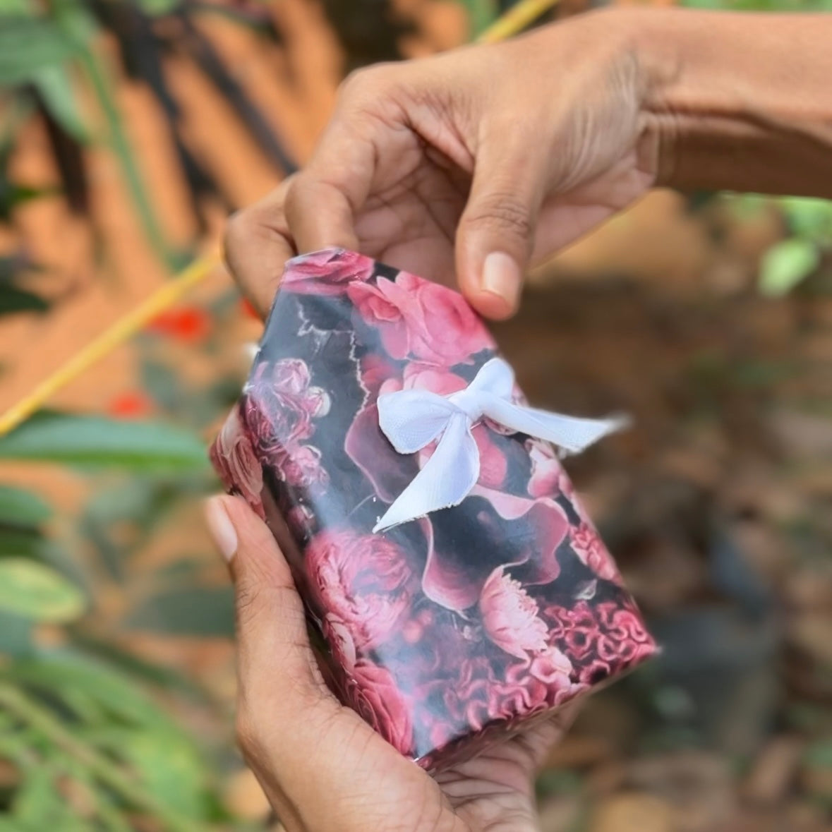 Love Glowing Crystal Display – USB Power